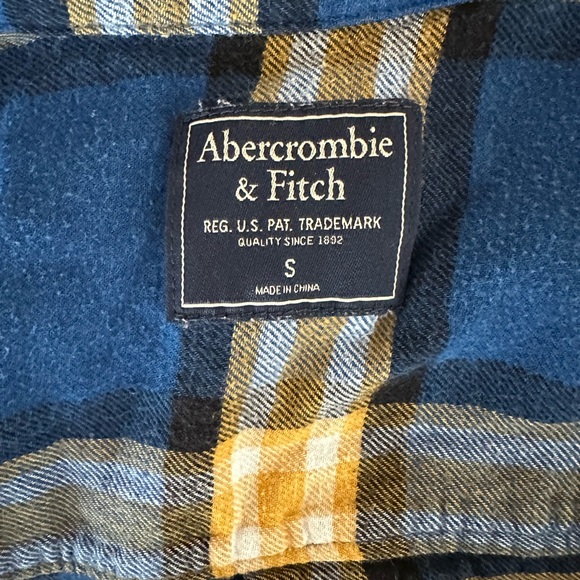 A&F Fall Varsity Flannel - Picture 4 of 5